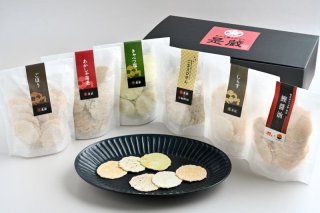 3年連続 日本の贈答品100選に選ばれたおせんべいの是蔵 3年連続 日本の贈答品100選に選ばれたおせんべいの是蔵